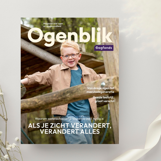 Mockup van Ogenblik met op de cover een foto van Joa